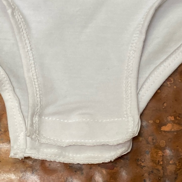 NWOT white onesie, bodysuit, size 3-5, poly blend, sequin heart detail at front, - Picture 4 of 7